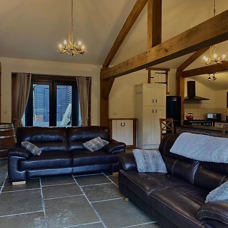 Trelaske Mill Cider Barn-With Hot Tub, Fire Pit Bbq Lewannick ภายนอก รูปภาพ