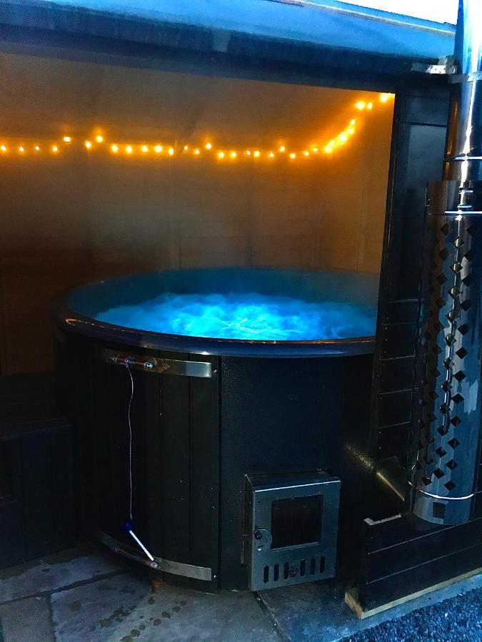 Trelaske Mill Cider Barn-With Hot Tub, Fire Pit Bbq Lewannick ภายนอก รูปภาพ