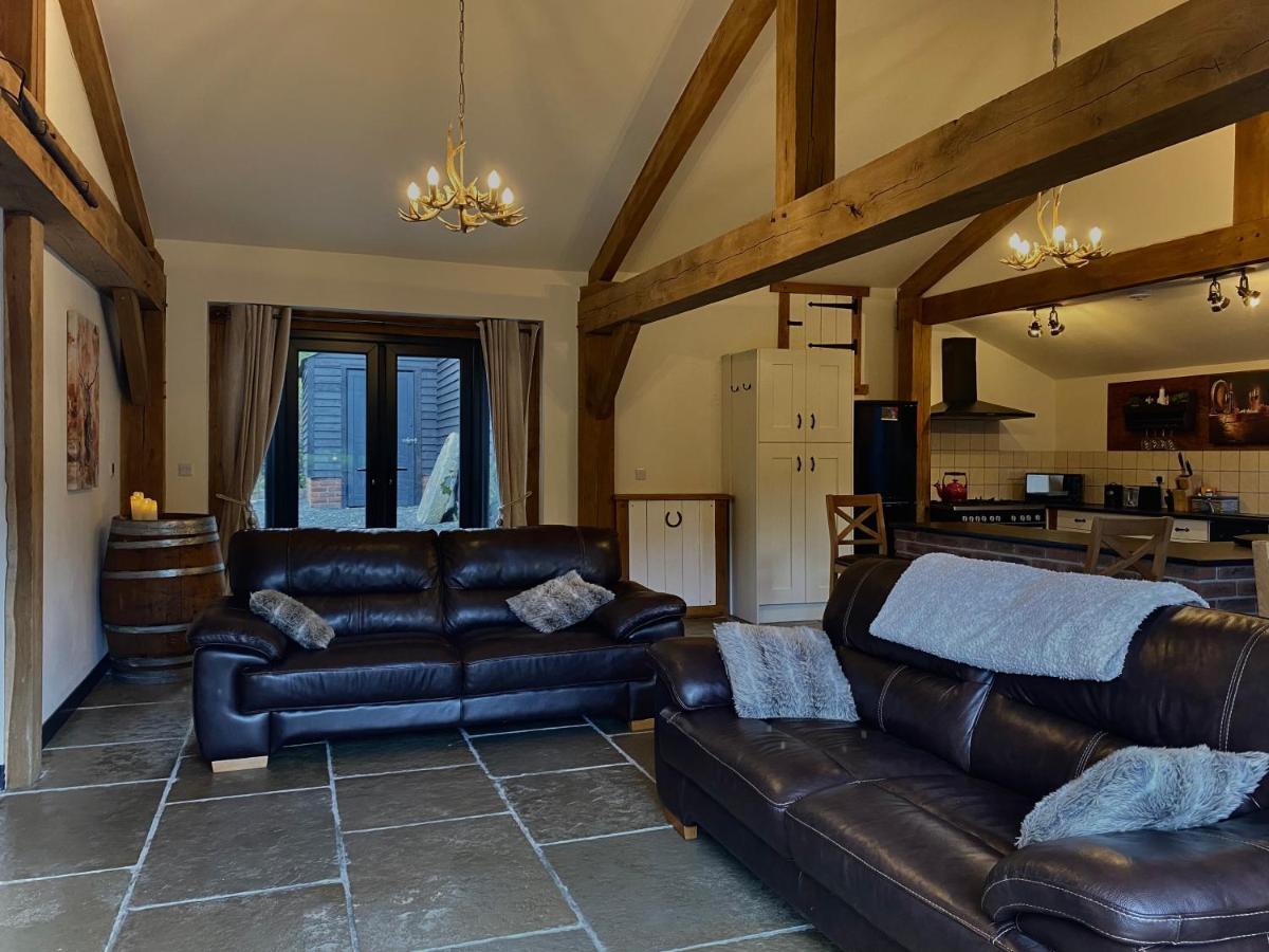 Trelaske Mill Cider Barn-With Hot Tub, Fire Pit Bbq Lewannick ภายนอก รูปภาพ